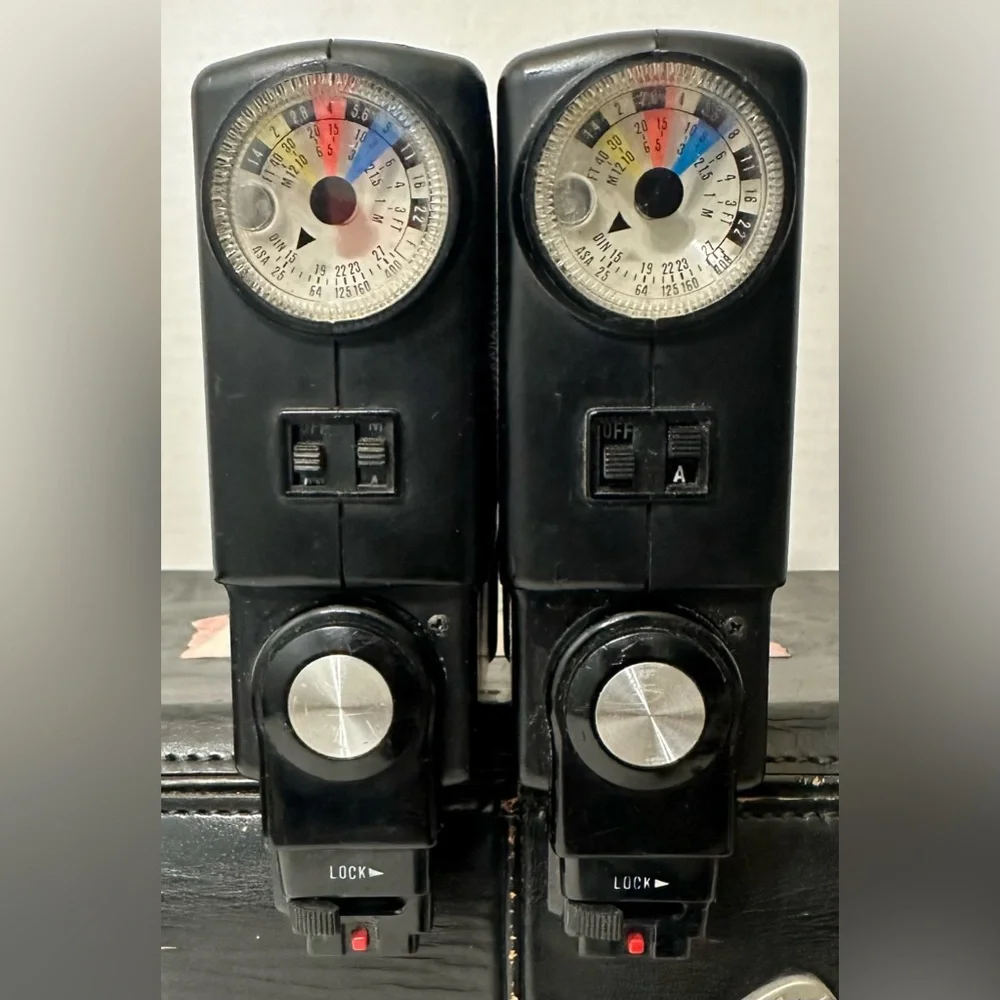 Vintage Vivitar Auto Thyristor 292 Electronic Camera Flash w/ MV-3 Charger Kit